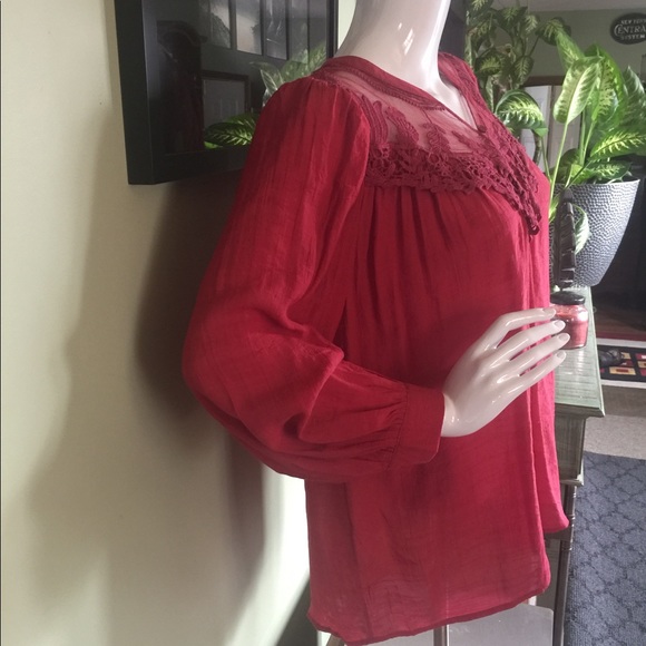 NWT Beautiful Lacy Blouse - Picture 3 of 5